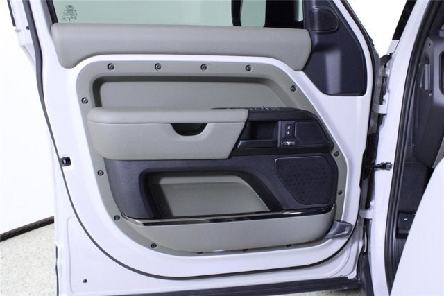 2026 Land Rover Defender OCTA