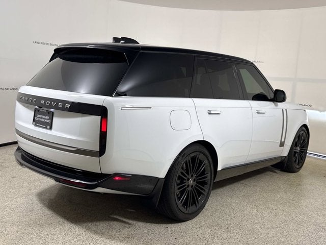 2025 Land Rover Range Rover SE