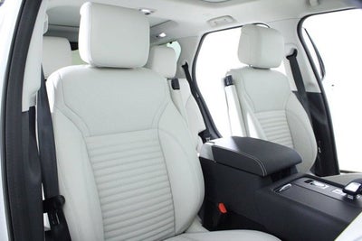 2025 Land Rover Discovery Dynamic SE