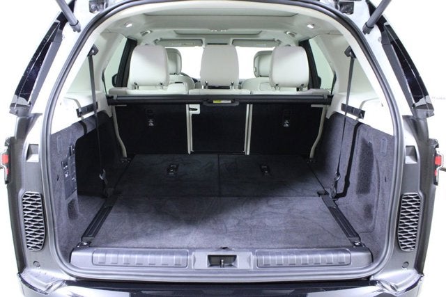 2025 Land Rover Discovery Dynamic SE