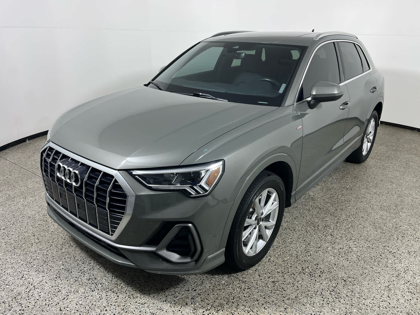 2023 Audi Q3 Premium 45 TFSI S line quattro Tiptronic