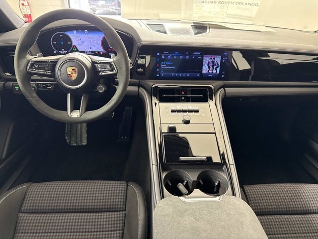 2025 Porsche Panamera Base