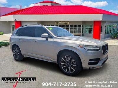 2016 Volvo XC90 T6 Momentum