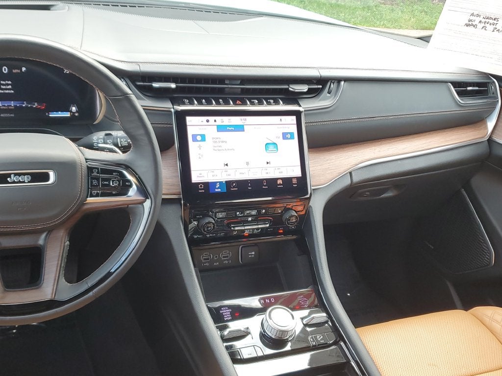 2022 Jeep Grand Cherokee Summit