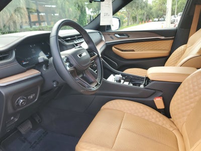 2022 Jeep Grand Cherokee Summit