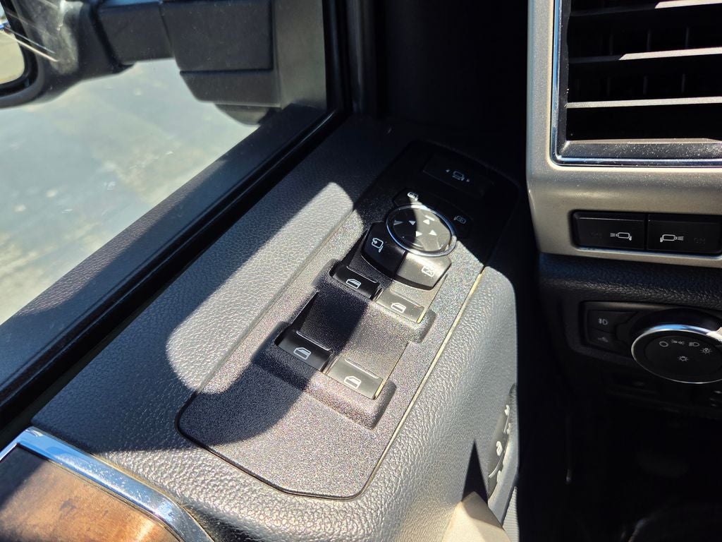 2022 Ford Super Duty F-350 SRW Pickup Lariat