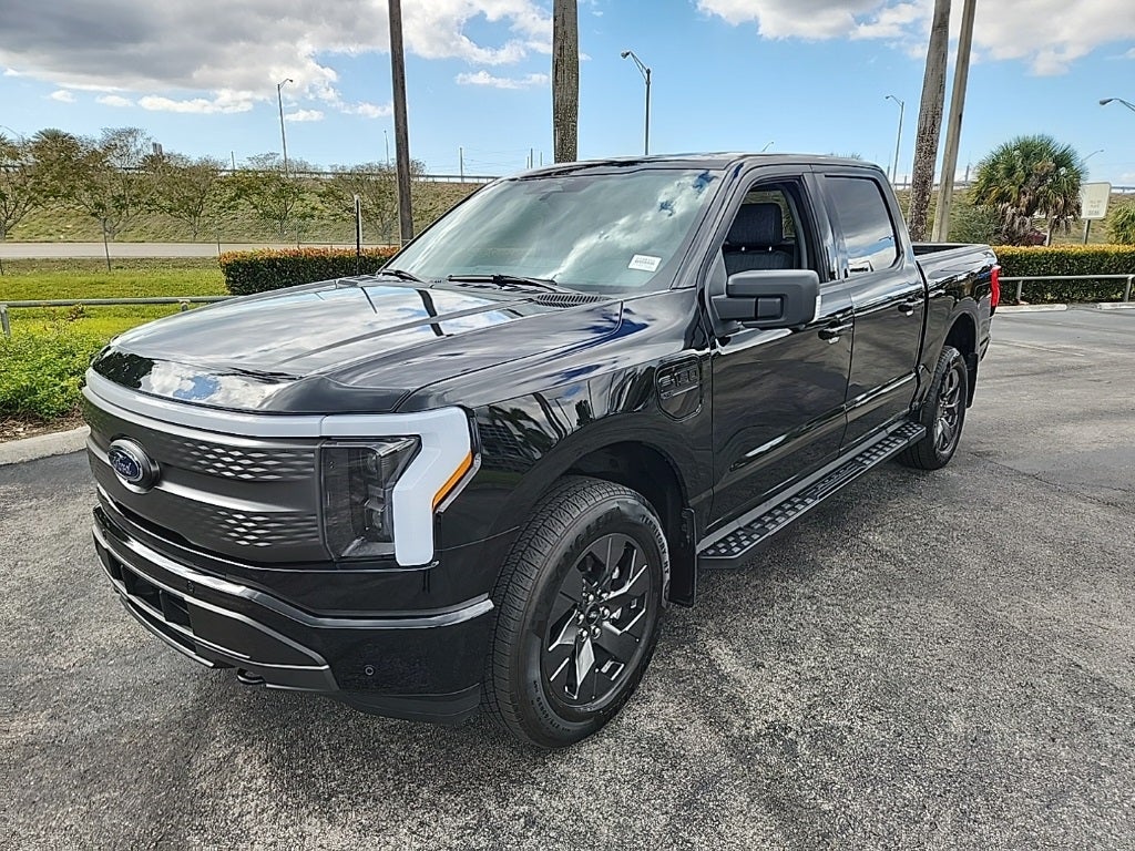 2023 Ford F-150 Lightning XLT