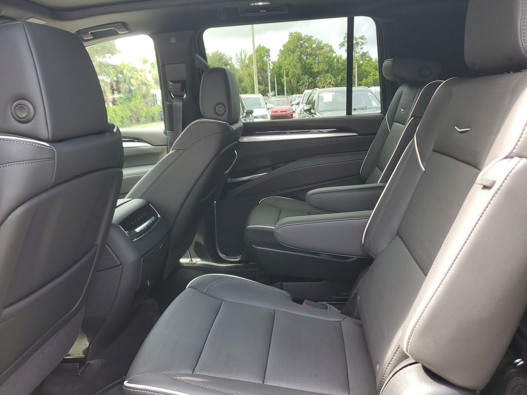 2025 Cadillac Escalade ESV Sport