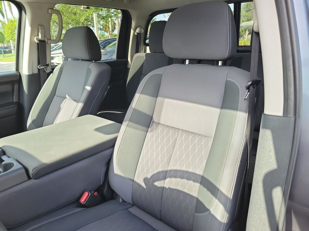 2022 Nissan Titan SV