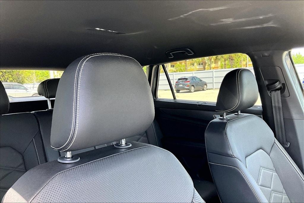 2025 Volkswagen Atlas Cross Sport 2.0T SE w/Technology