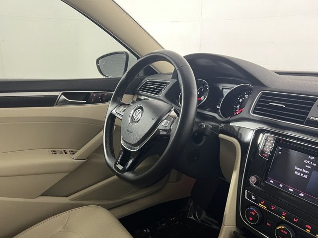 2019 Volkswagen Passat 2.0T SE R-Line