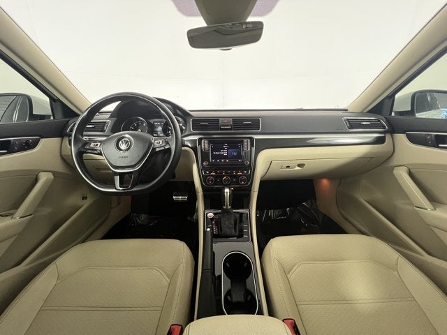 2019 Volkswagen Passat 2.0T SE R-Line