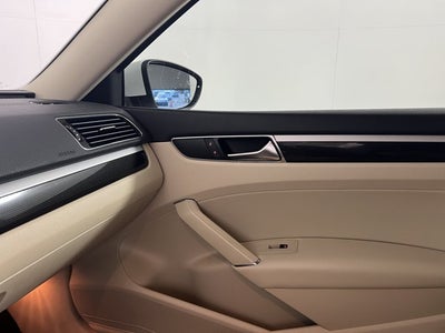 2019 Volkswagen Passat 2.0T SE R-Line