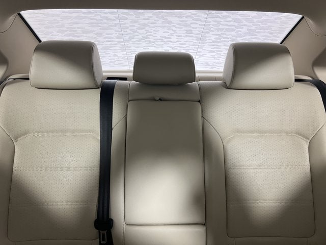 2019 Volkswagen Passat 2.0T SE R-Line