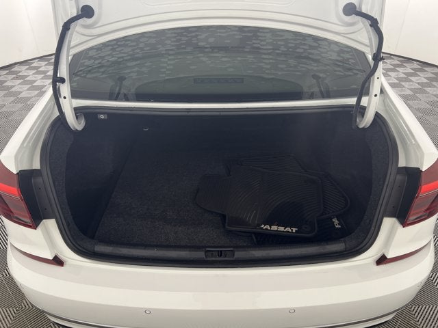 2019 Volkswagen Passat 2.0T SE R-Line
