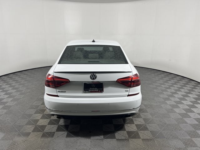 2019 Volkswagen Passat 2.0T SE R-Line
