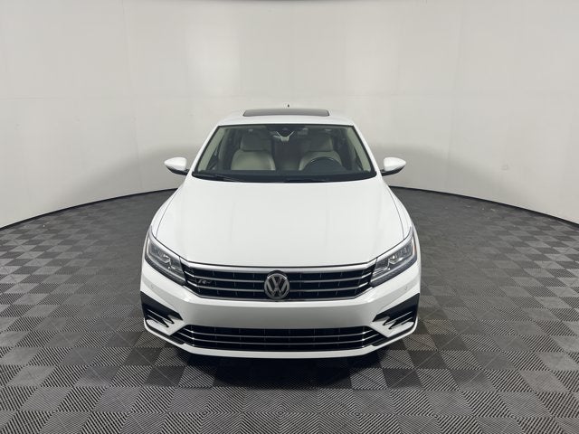 2019 Volkswagen Passat 2.0T SE R-Line