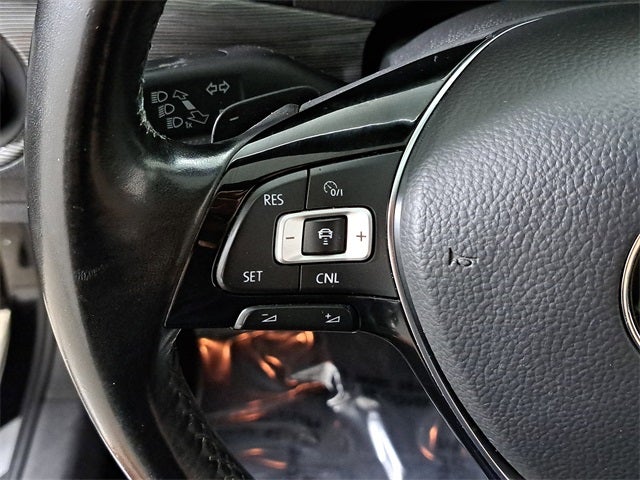 2022 Volkswagen Passat 2.0T R-Line