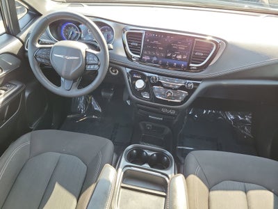 2024 Chrysler Pacifica Touring
