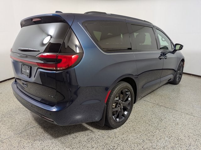 2022 Chrysler Pacifica Touring L AWD