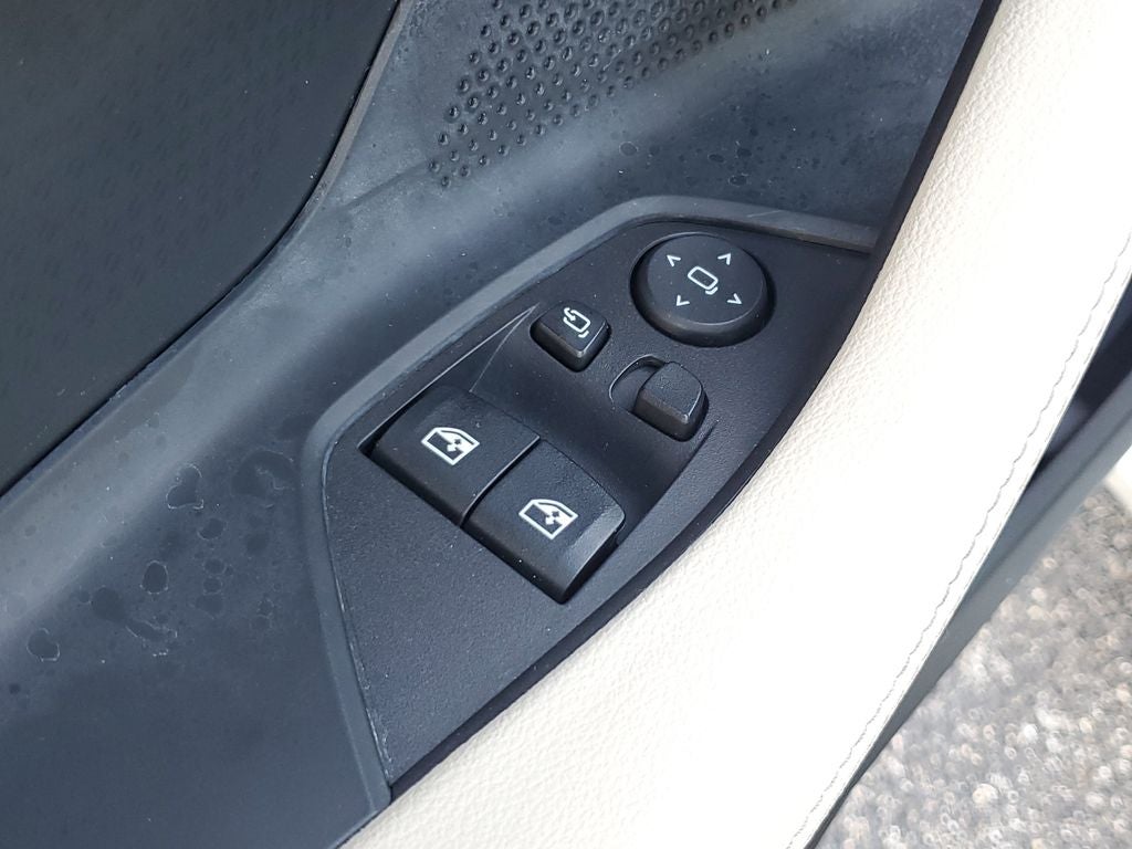 2025 BMW 2 Series 230i