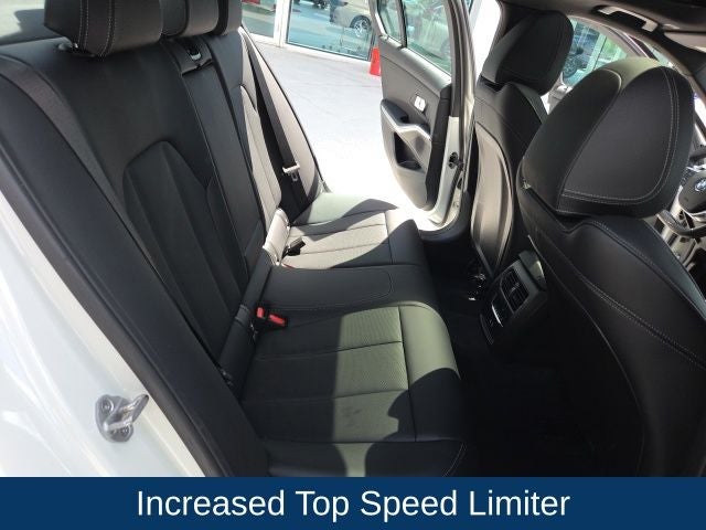 2025 BMW 3 Series 330i