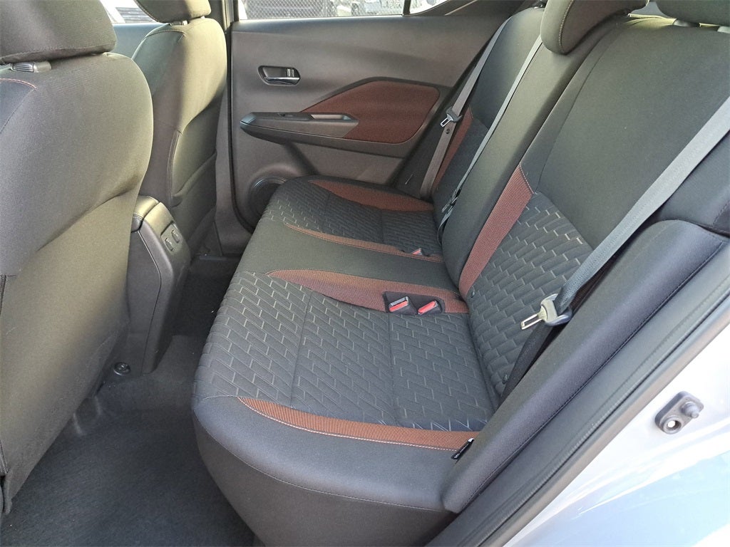 2021 Nissan Kicks SR