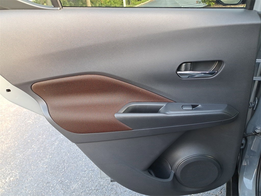 2021 Nissan Kicks SR