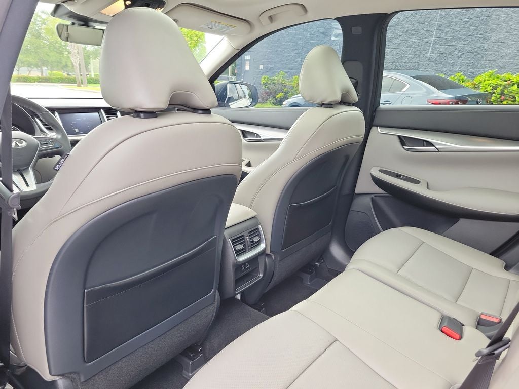 2023 INFINITI QX50 LUXE