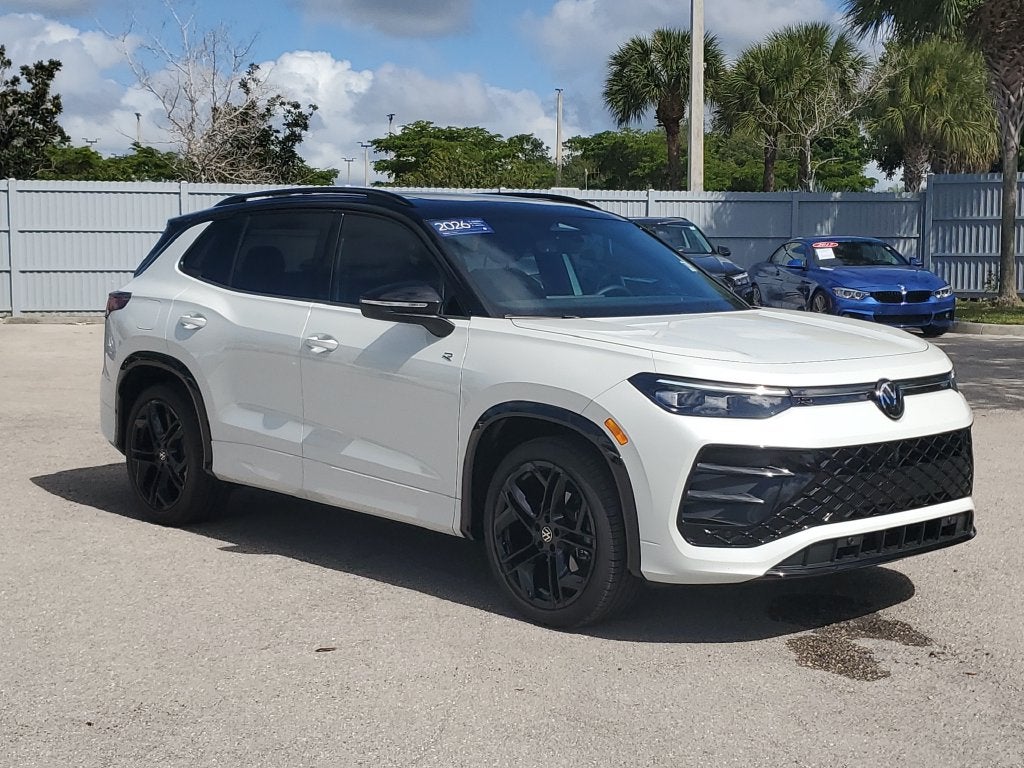 2026 Volkswagen Tiguan SE R-Line Black