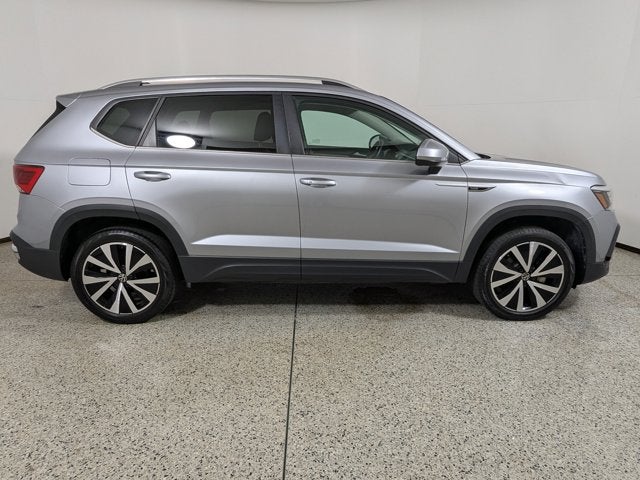 2024 Volkswagen Taos SE FWD
