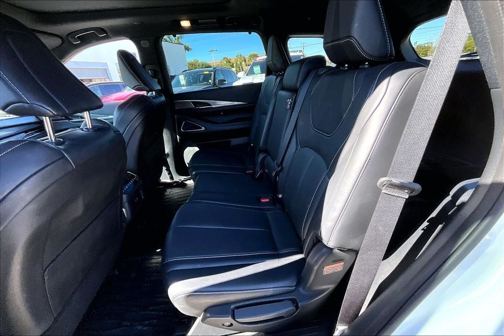 2025 INFINITI QX60 LUXE