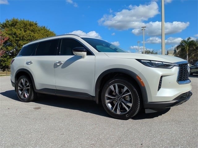 2023 INFINITI QX60 LUXE