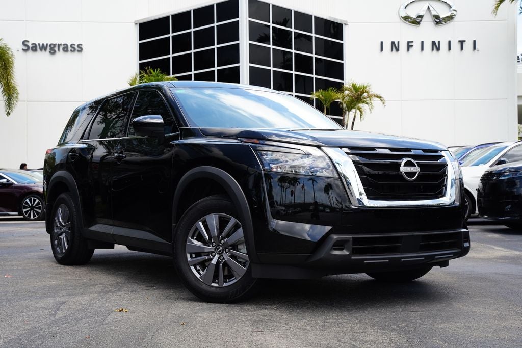 2023 Nissan Pathfinder S