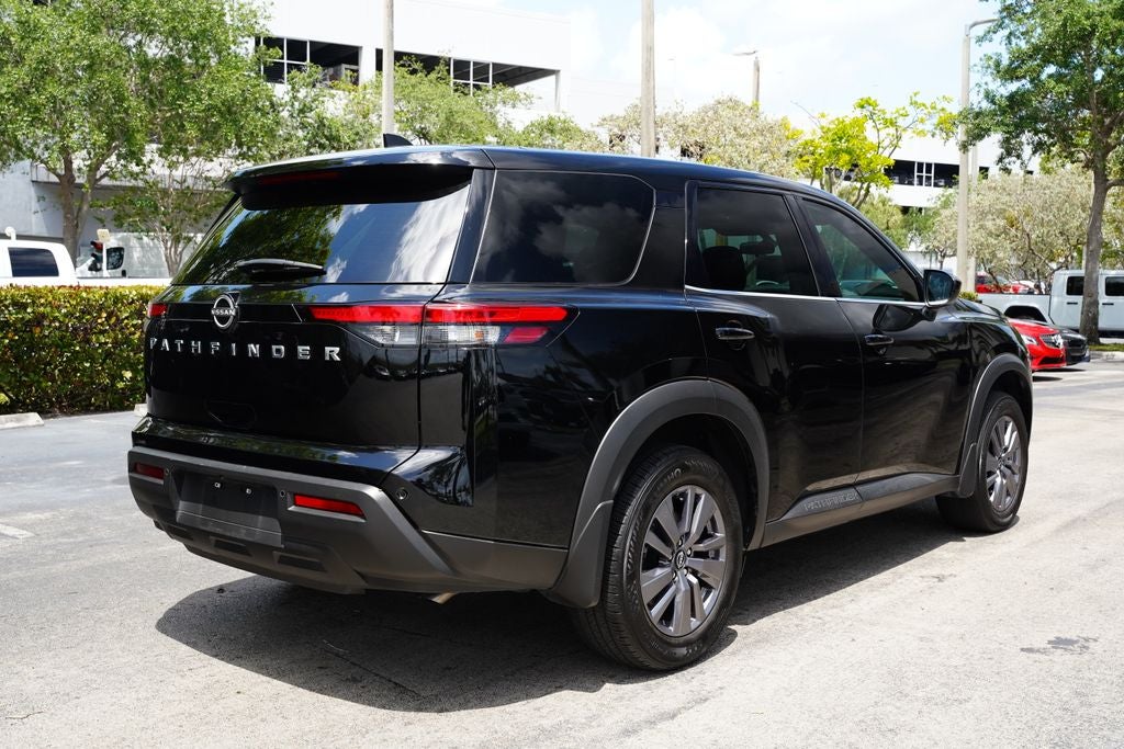 2023 Nissan Pathfinder S