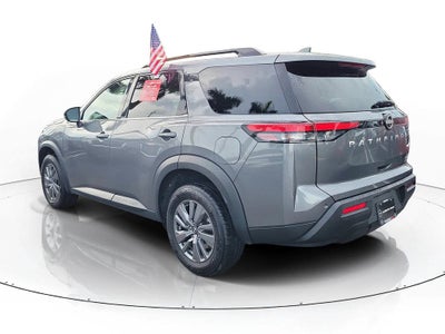 2024 Nissan Pathfinder SV