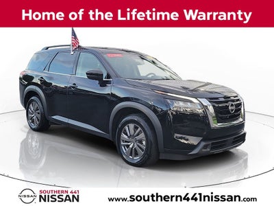 2024 Nissan Pathfinder SV