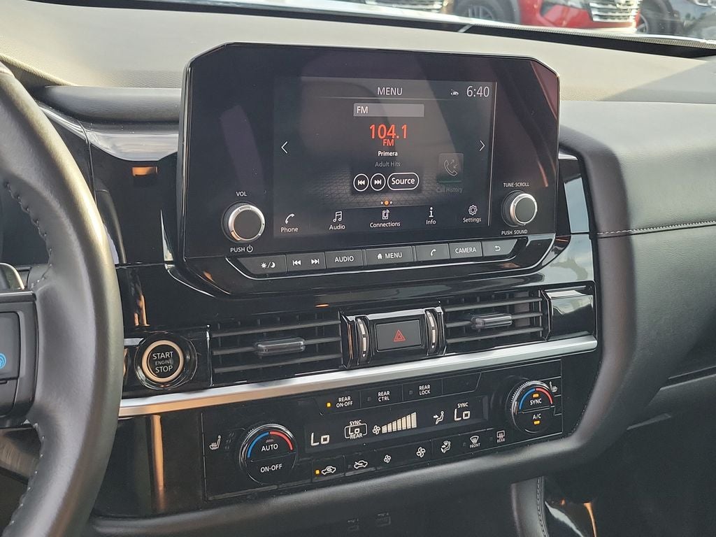 2024 Nissan Pathfinder SV