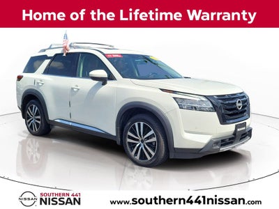 2023 Nissan Pathfinder Platinum