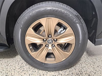 2023 Toyota Highlander Hybrid Bronze Edition