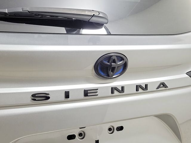 2025 Toyota Sienna XSE 7 Passenger