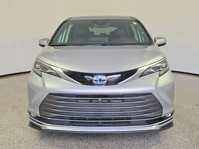 2024 Toyota Sienna Platinum 7 Passenger