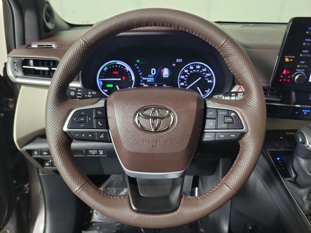 2023 Toyota Sienna Platinum 7 Passenger