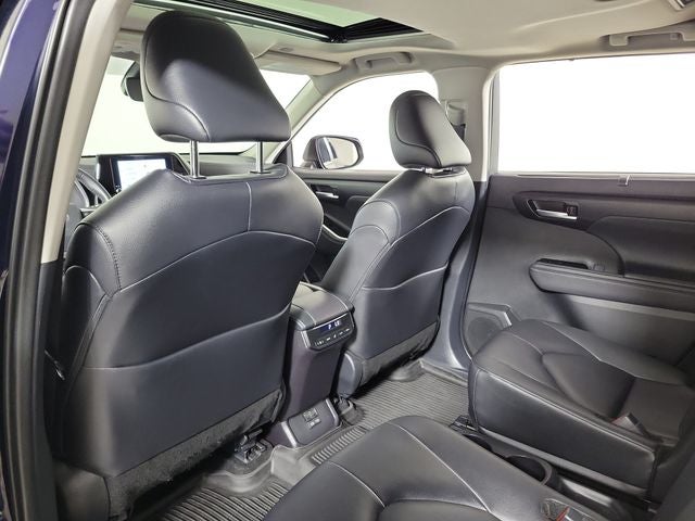 2025 Toyota Highlander XLE