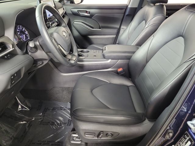 2025 Toyota Highlander XLE