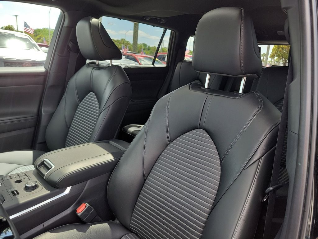 2025 Toyota Highlander XSE