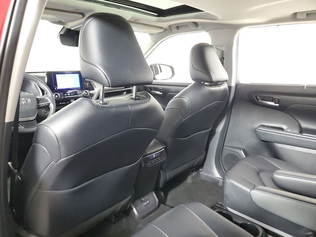 2025 Toyota Highlander XLE
