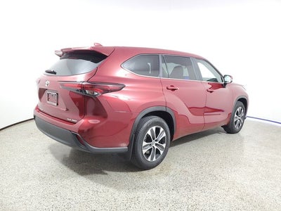 2025 Toyota Highlander XLE