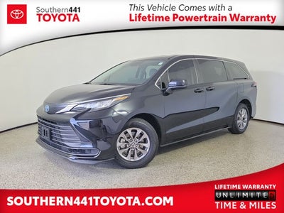 2023 Toyota Sienna LE 8 Passenger