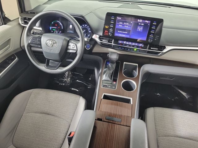 2023 Toyota Sienna LE 8 Passenger